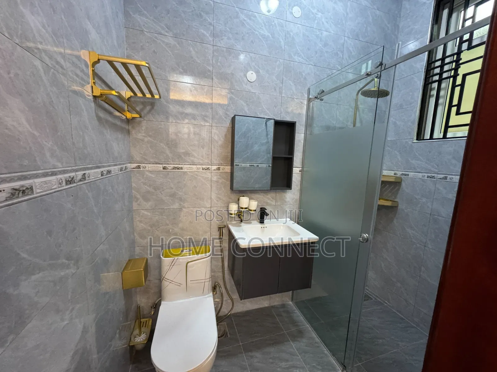 6bdrm Duplex in Lubowa, Central Division for sale