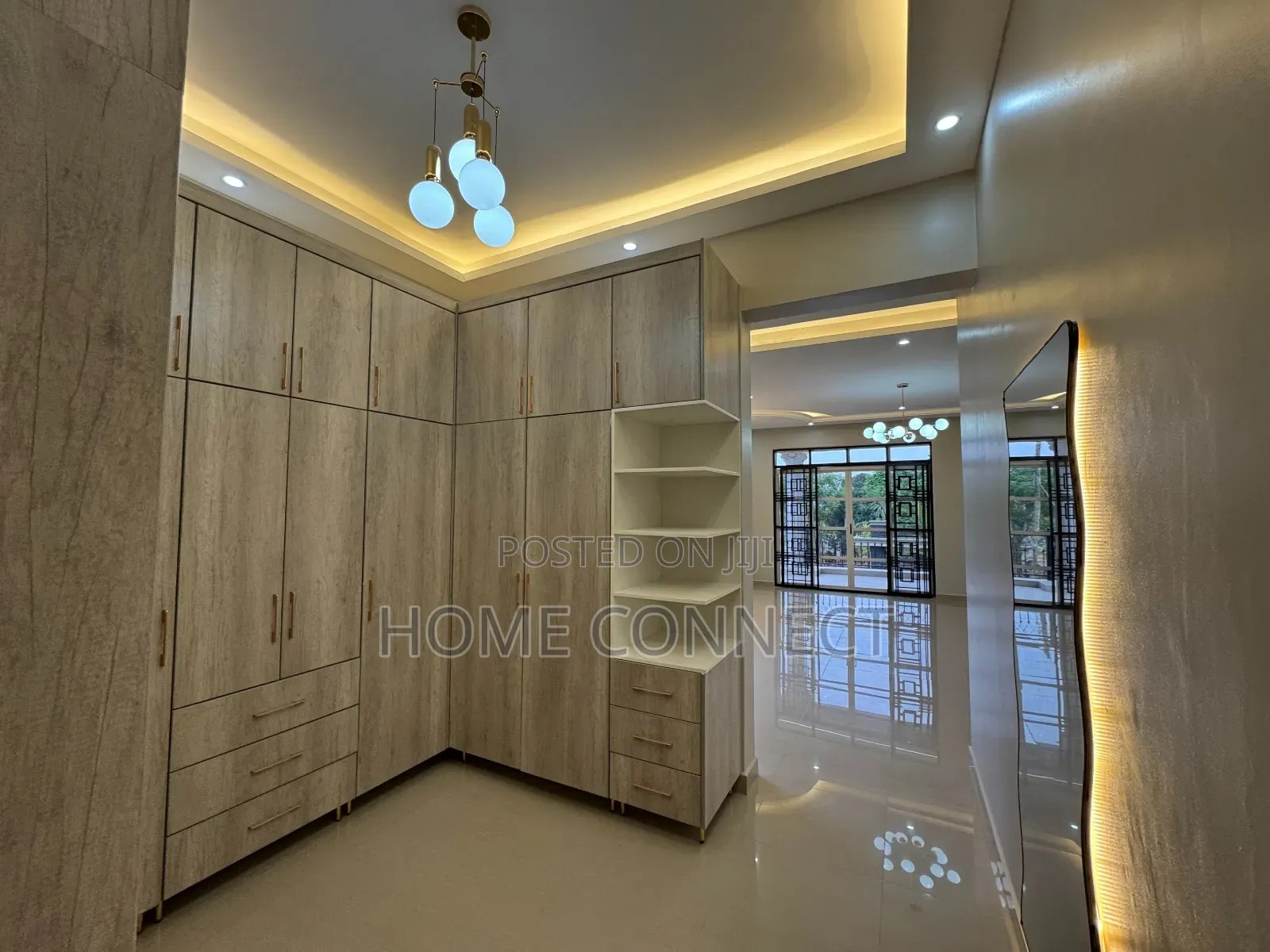 6bdrm Duplex in Lubowa, Central Division for sale