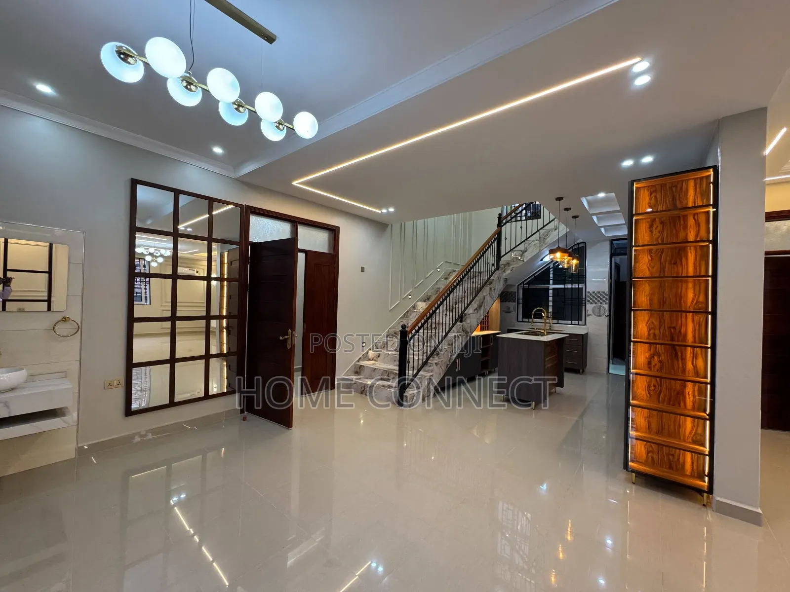6bdrm Duplex in Lubowa, Central Division for sale