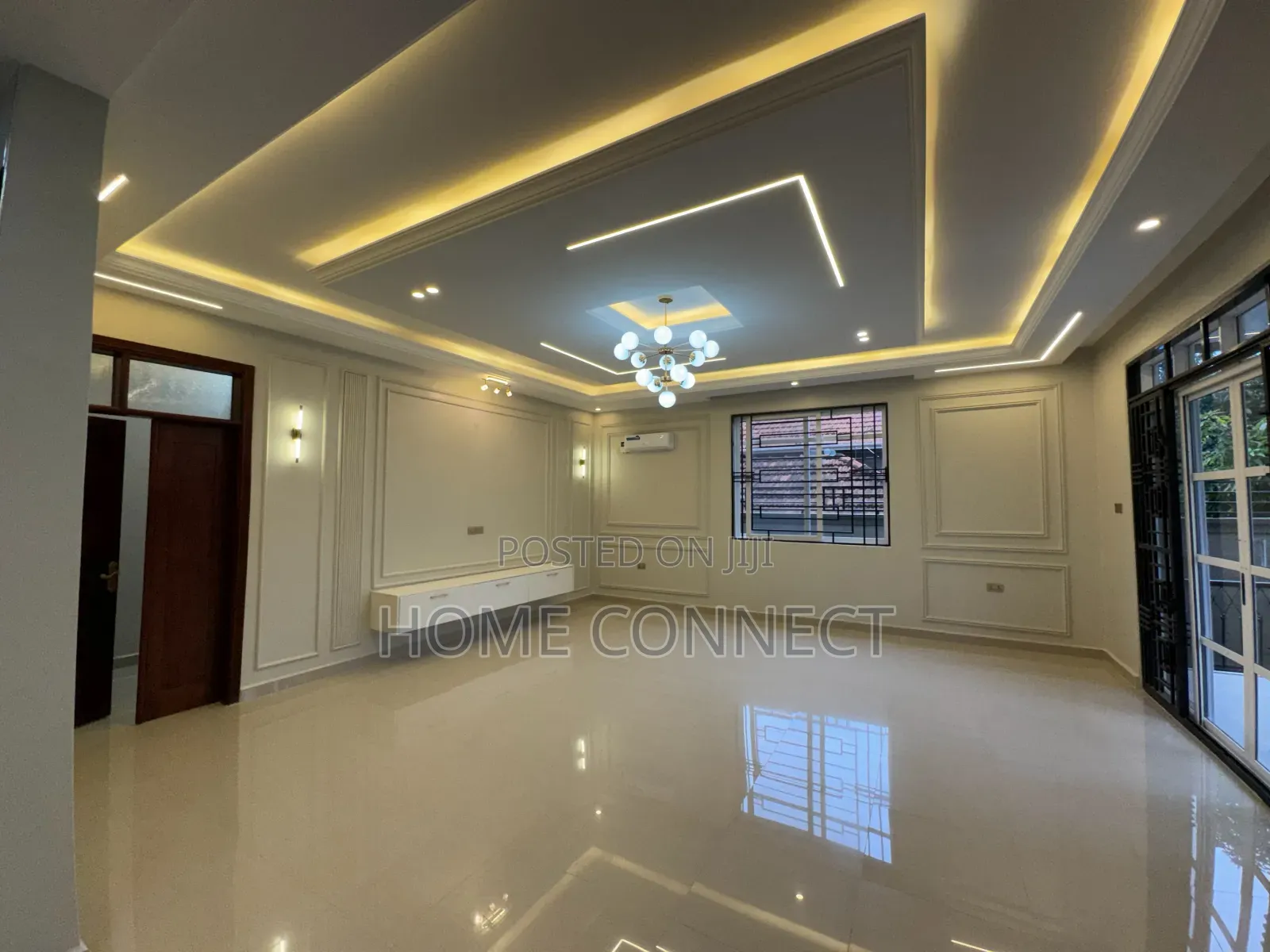 6bdrm Duplex in Lubowa, Central Division for sale