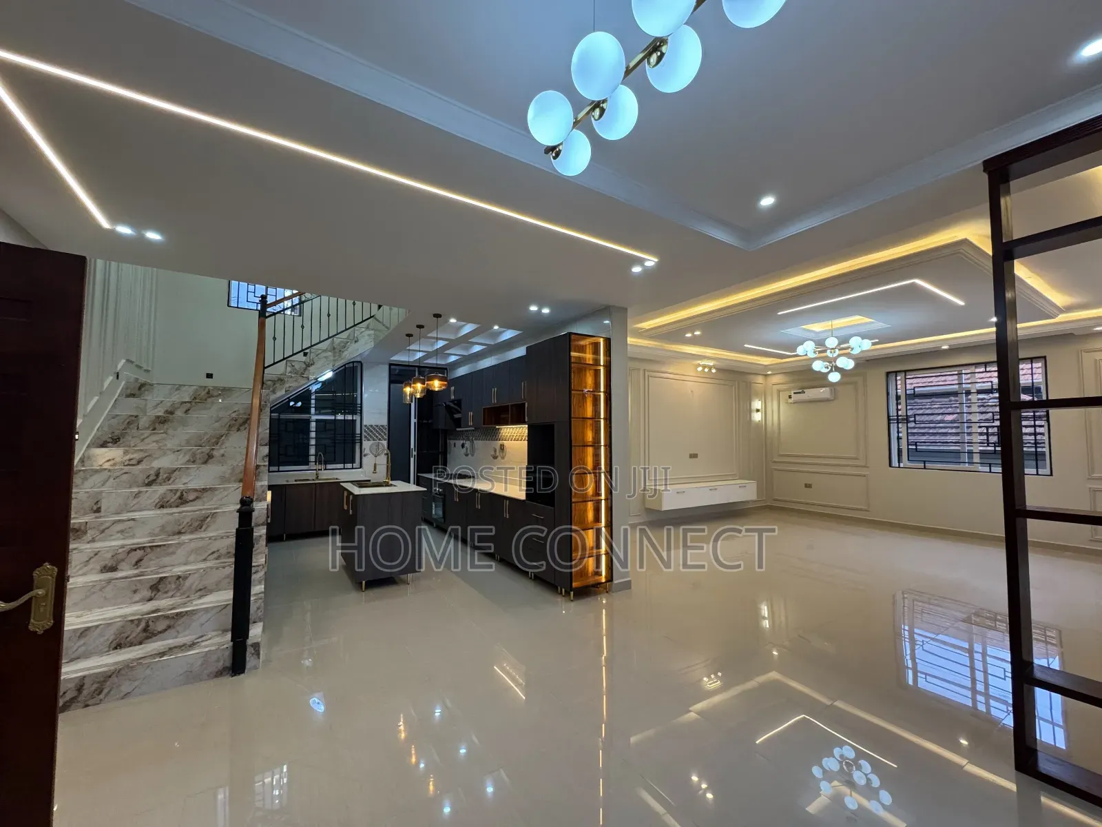 6bdrm Duplex in Lubowa, Central Division for sale