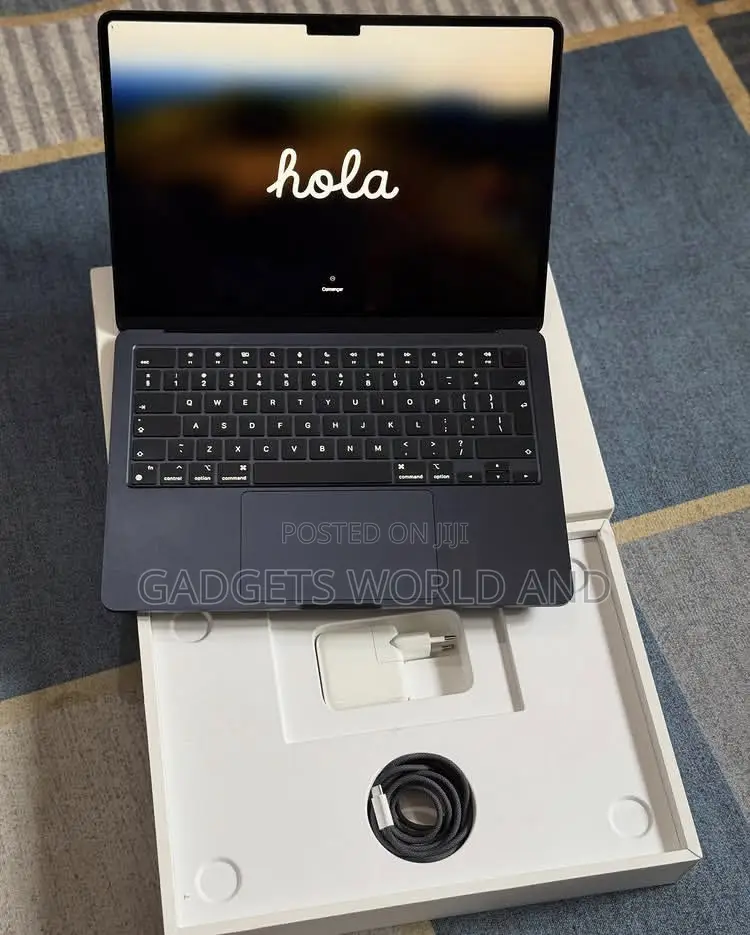 New Laptop Apple MacBook Air 16GB Apple M3 SSD 256GB