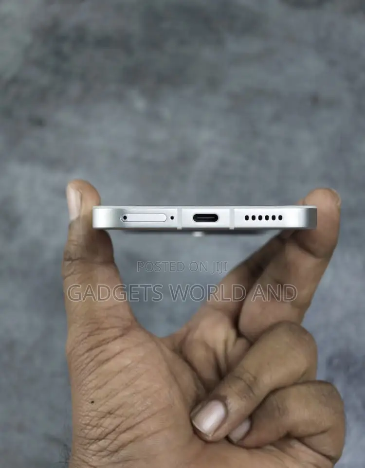 New Nothing Phone 4a Pro 256 GB Silver