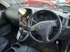 Toyota Rush 2012 Silver