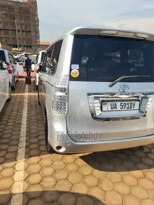 Toyota Noah 2011 Silver