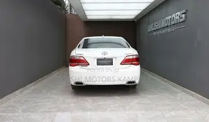 Toyota Crown 2012 White