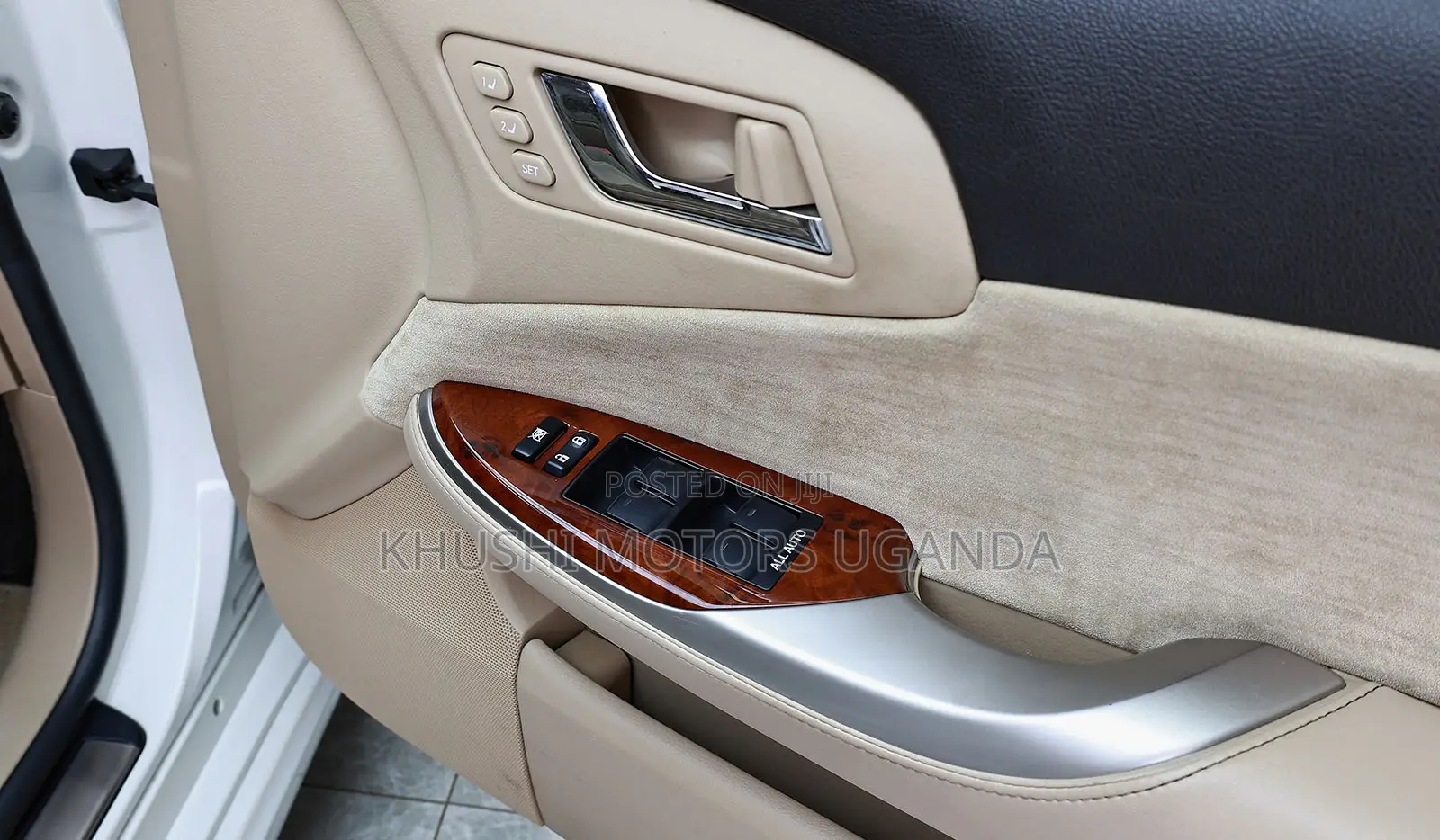 Toyota Crown 2012 White