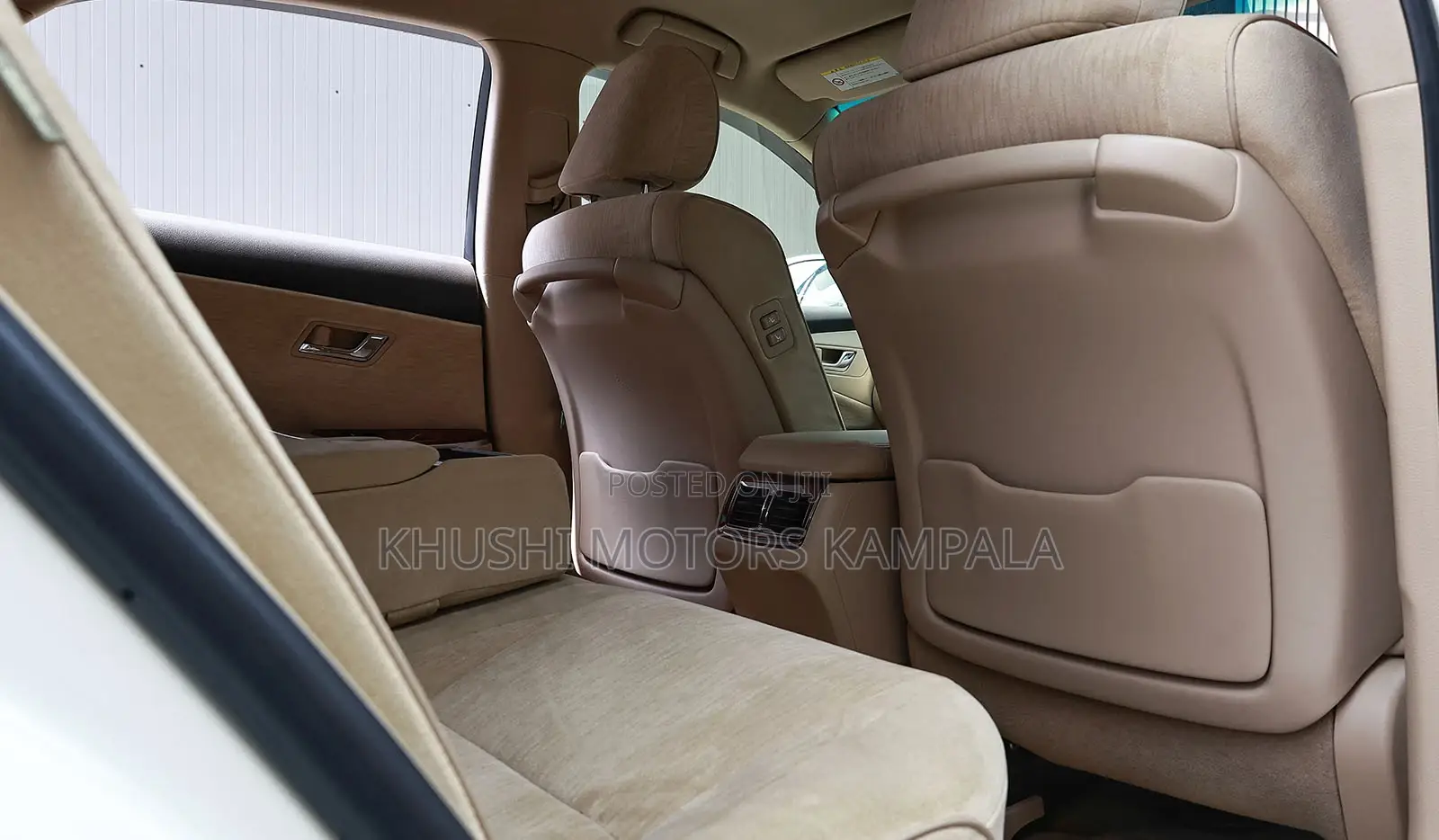Toyota Crown 2012 White