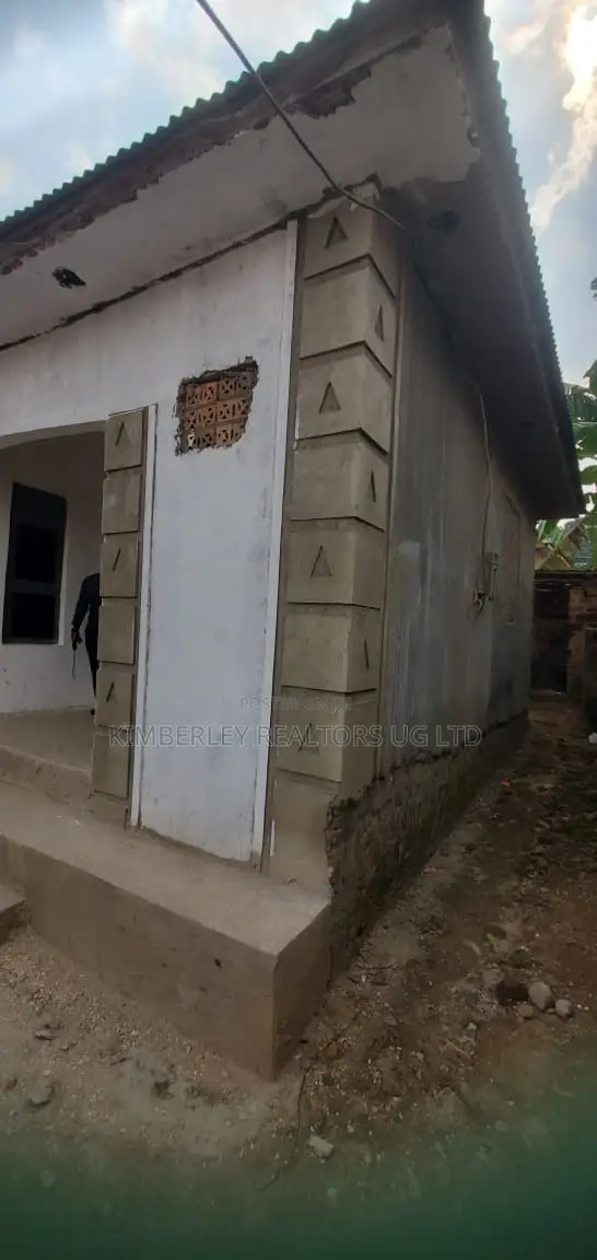 2bdrm House in Division A for sale