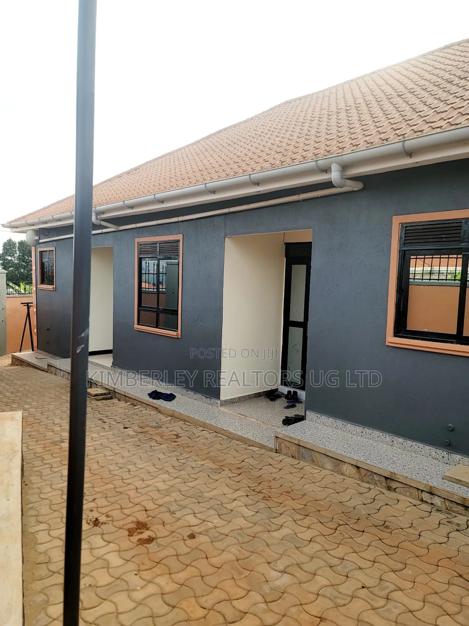 2bdrm Duplex in Division A for sale