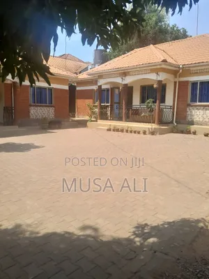 Furnished 12bdrm House in Bunamwaya, Makindye for rent