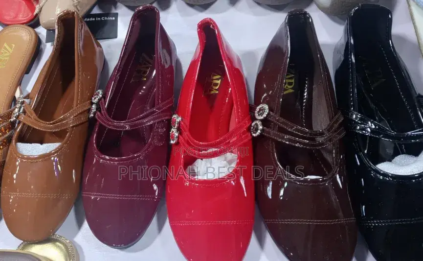 Zara Flat Shiny Pumps