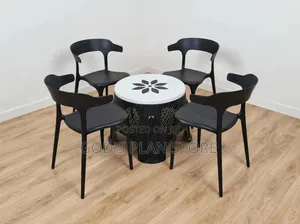4-Seater Decorative Table /Coffee Table and Chairs for Bars