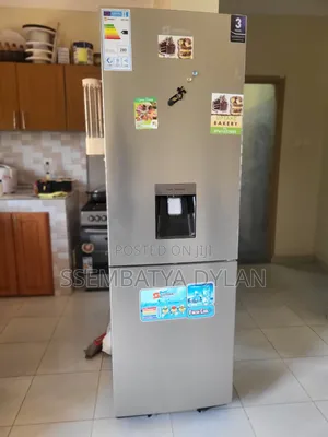 380 Litre Sayona Fridge