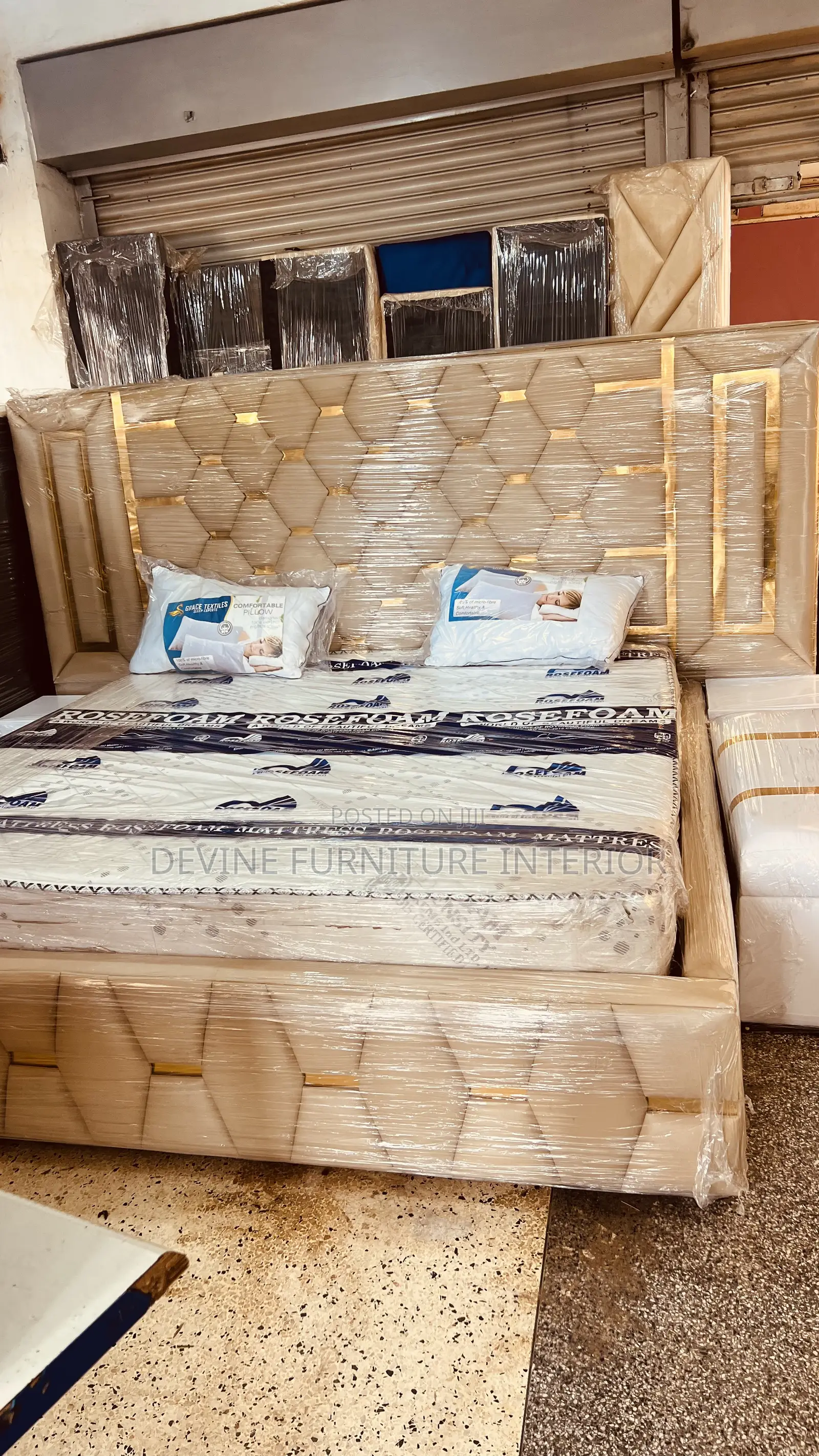 6 X6 Bed in Cream Color