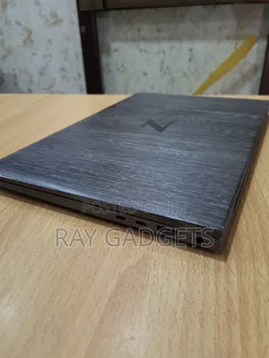 New Laptop HP ZBook Firefly G8 16GB Intel Core i7 SSD 512GB