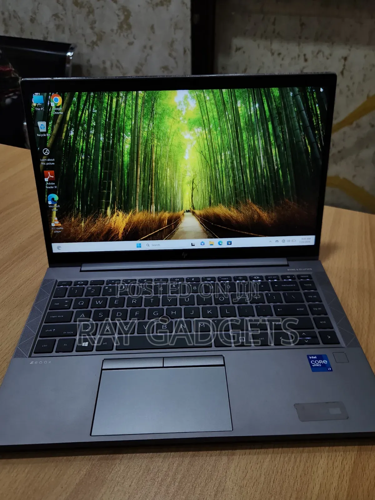 New Laptop HP ZBook Firefly G8 16GB Intel Core i7 SSD 512GB