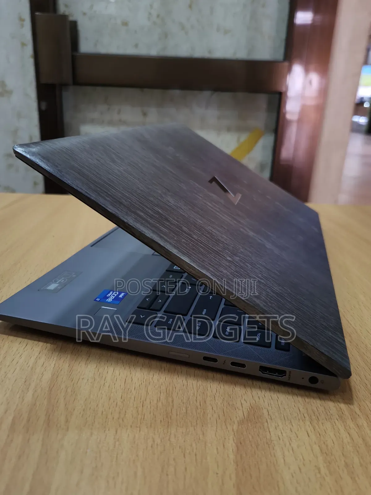 New Laptop HP ZBook Firefly G8 16GB Intel Core i7 SSD 512GB