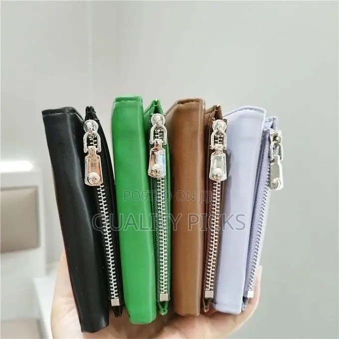 1 Piece of Triple Fold Leather Wallet Cell Phone Case Holster