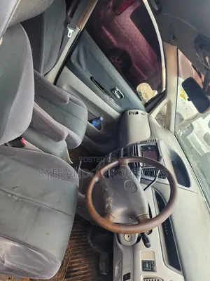 Toyota Nadia 2002 Silver