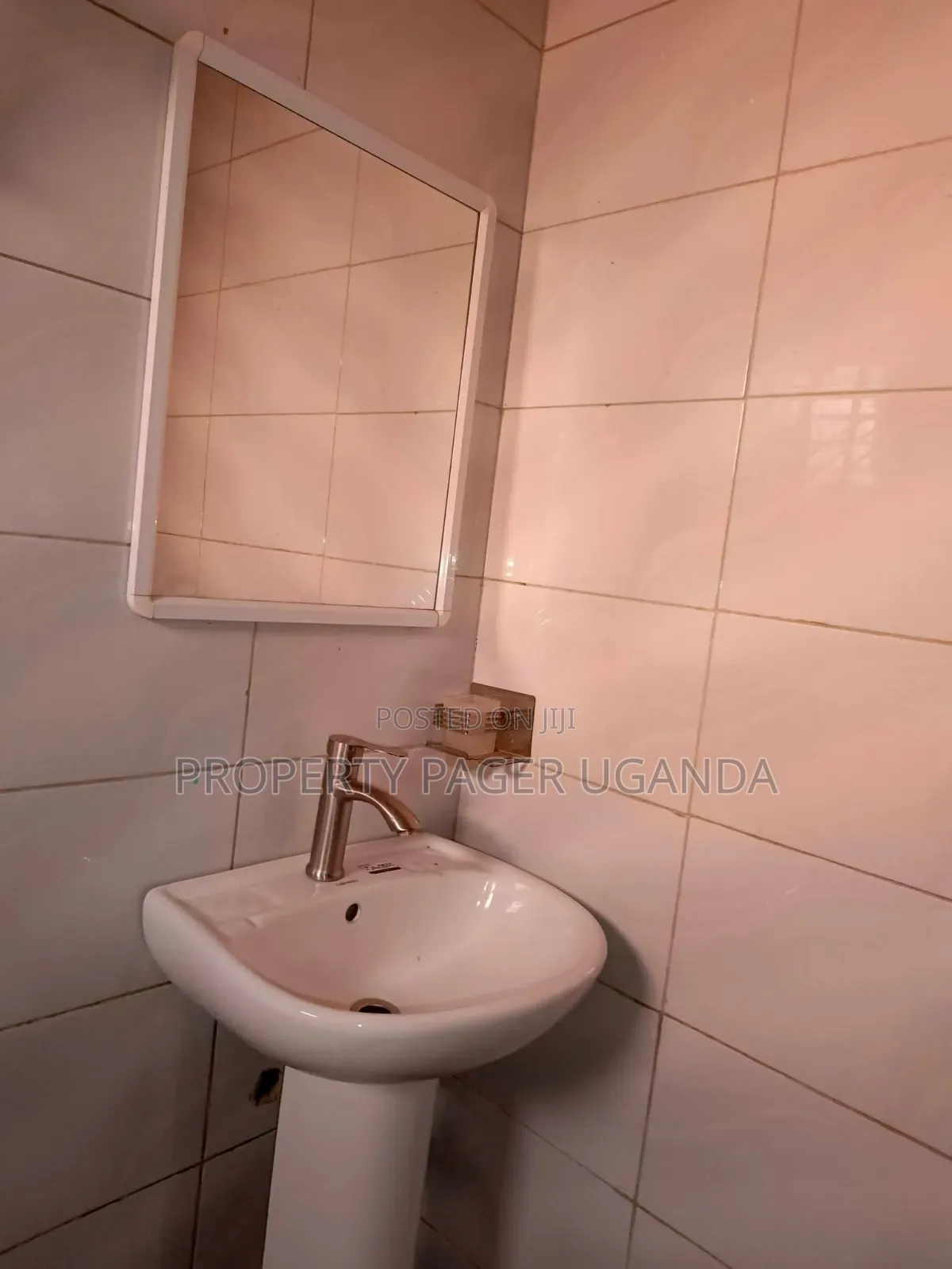2bdrm Apartment in Kira for rent