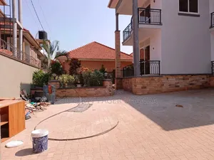 5bdrm Mansion in Kira for rent