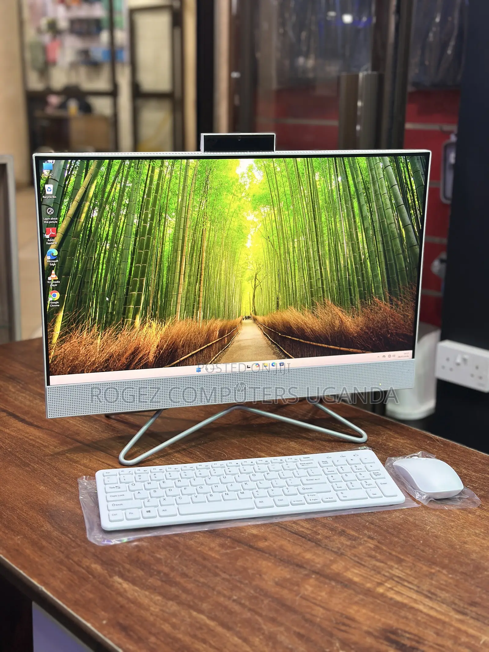 New HP ProOne 240 G10 All-in-One 8GB Intel Core i7 SSD 256GB