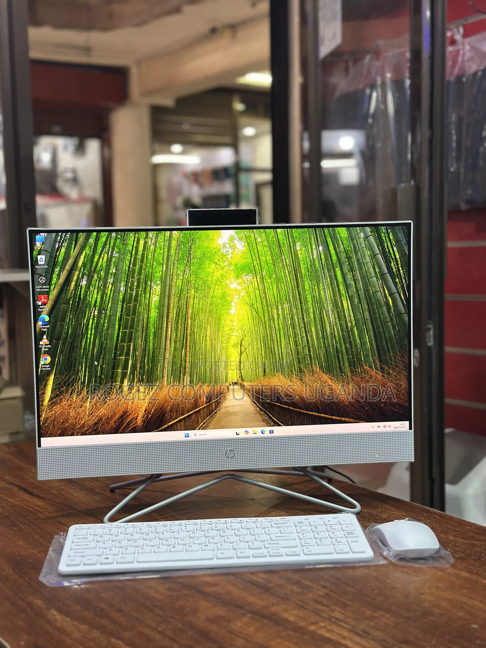 New HP ProOne 240 G10 All-in-One 8GB Intel Core i7 SSD 256GB
