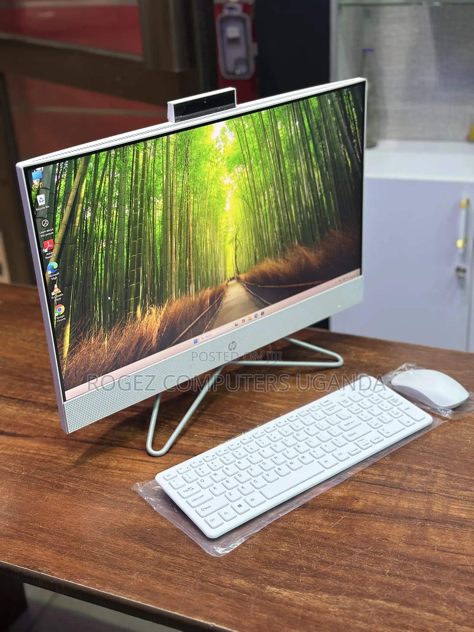 New HP ProOne 240 G10 All-in-One 8GB Intel Core i7 SSD 256GB