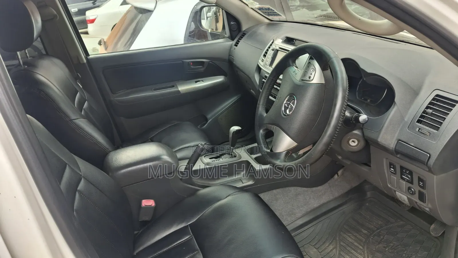 Toyota Hilux 2012 White