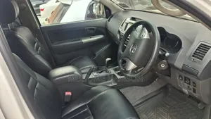 Toyota Hilux 2012 White