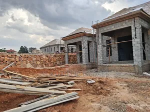 Furnished 5bdrm Bungalow in Kira for sale