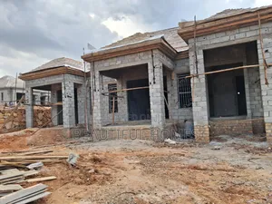 Furnished 5bdrm Bungalow in Kira for sale