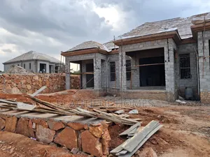 Furnished 5bdrm Bungalow in Kira for sale