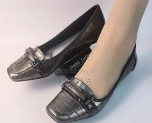 Low Wedge Three Show Shoes