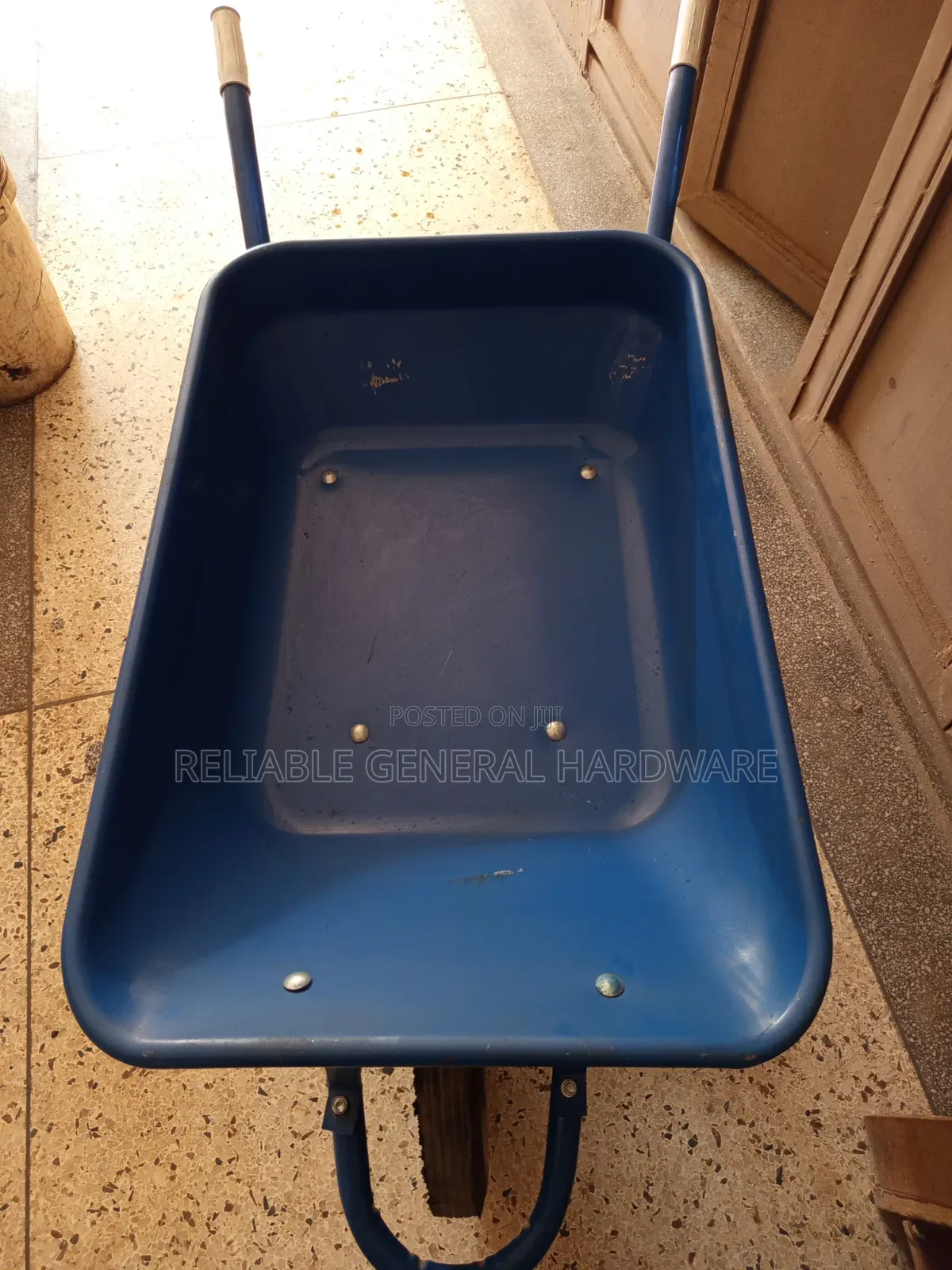 Wheelbarrow 1.6mm Hard Tray With Rubber Tyre