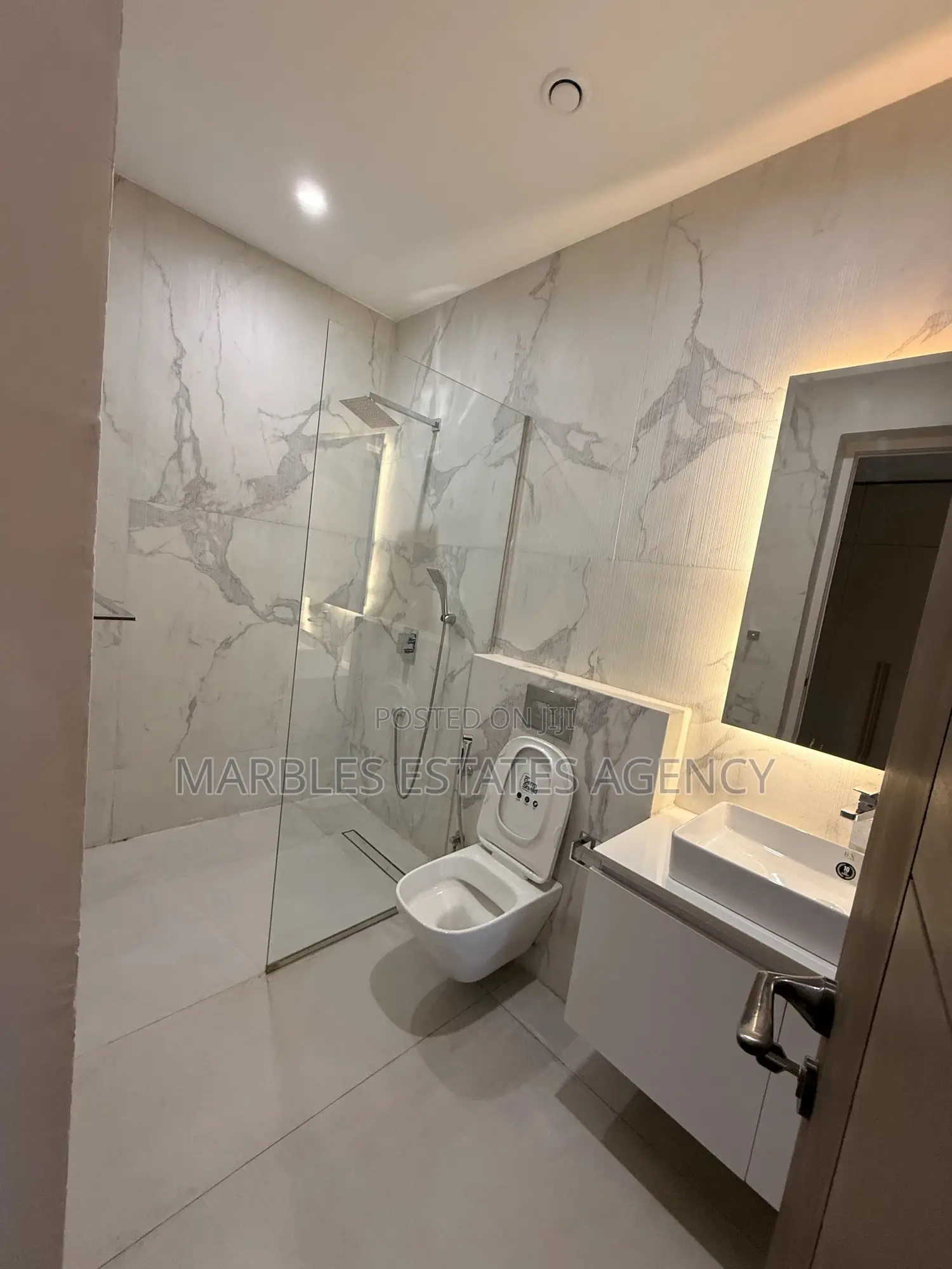 Furnished 3bdrm Penthouse in Kololo, Central Division for rent