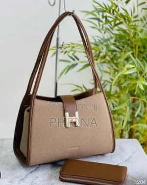 Chris Rose Hand Bags With a Purse