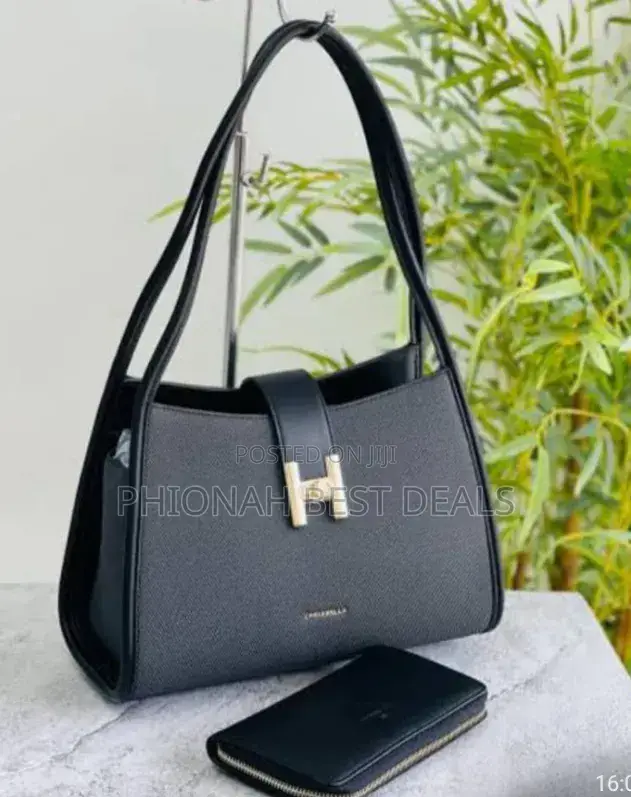 Chris Rose Hand Bags With a Purse
