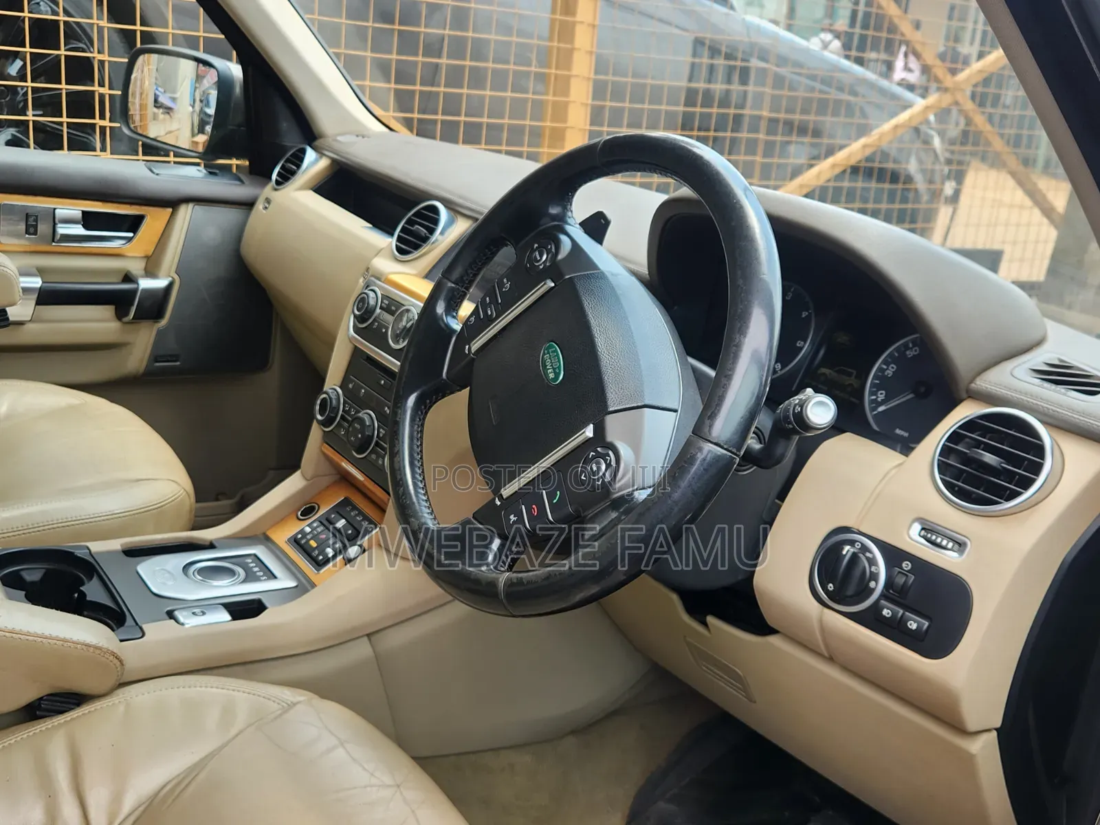 Land Rover Discovery Sport 2015 Gold
