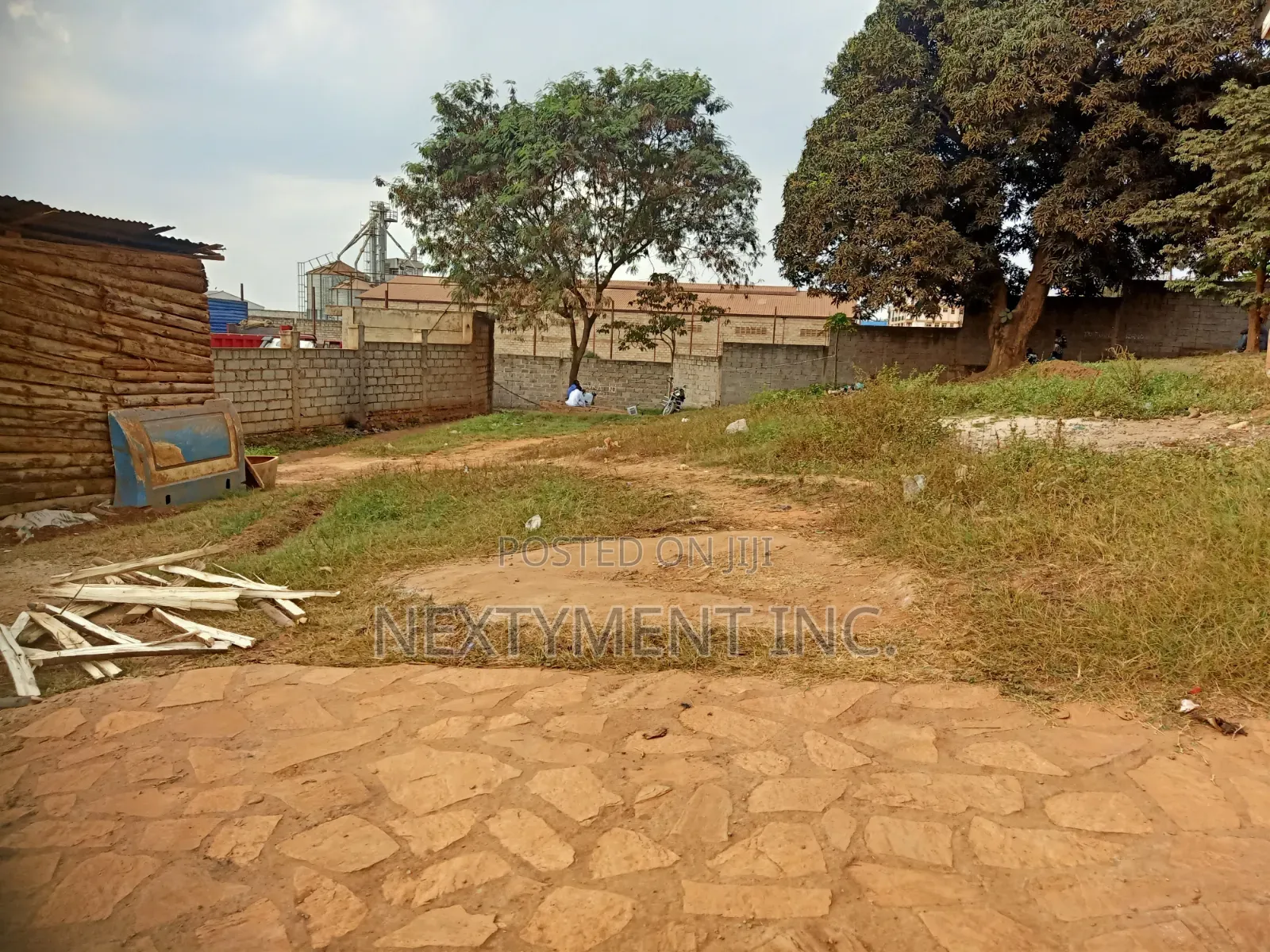 Land for a Garage for Rent in Kyengera on Main Road