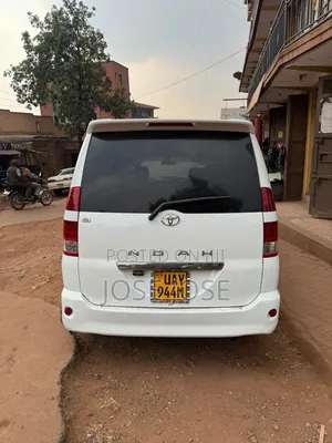 Toyota Noah 2005 Maroon