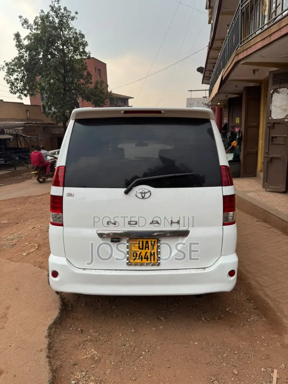 Toyota Noah 2005 Maroon