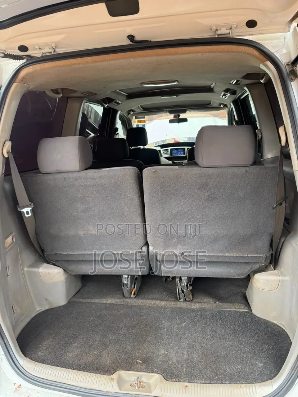 Toyota Noah 2005 Maroon
