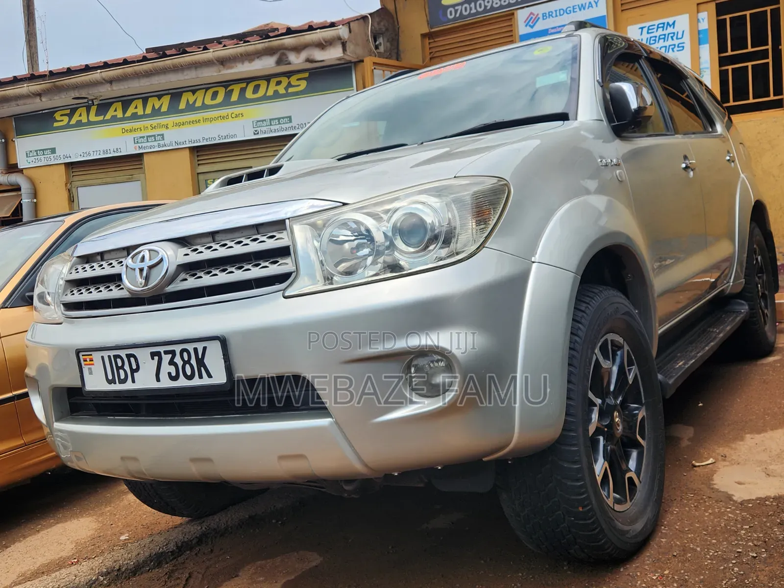 Toyota Fortuner 2010 Gold