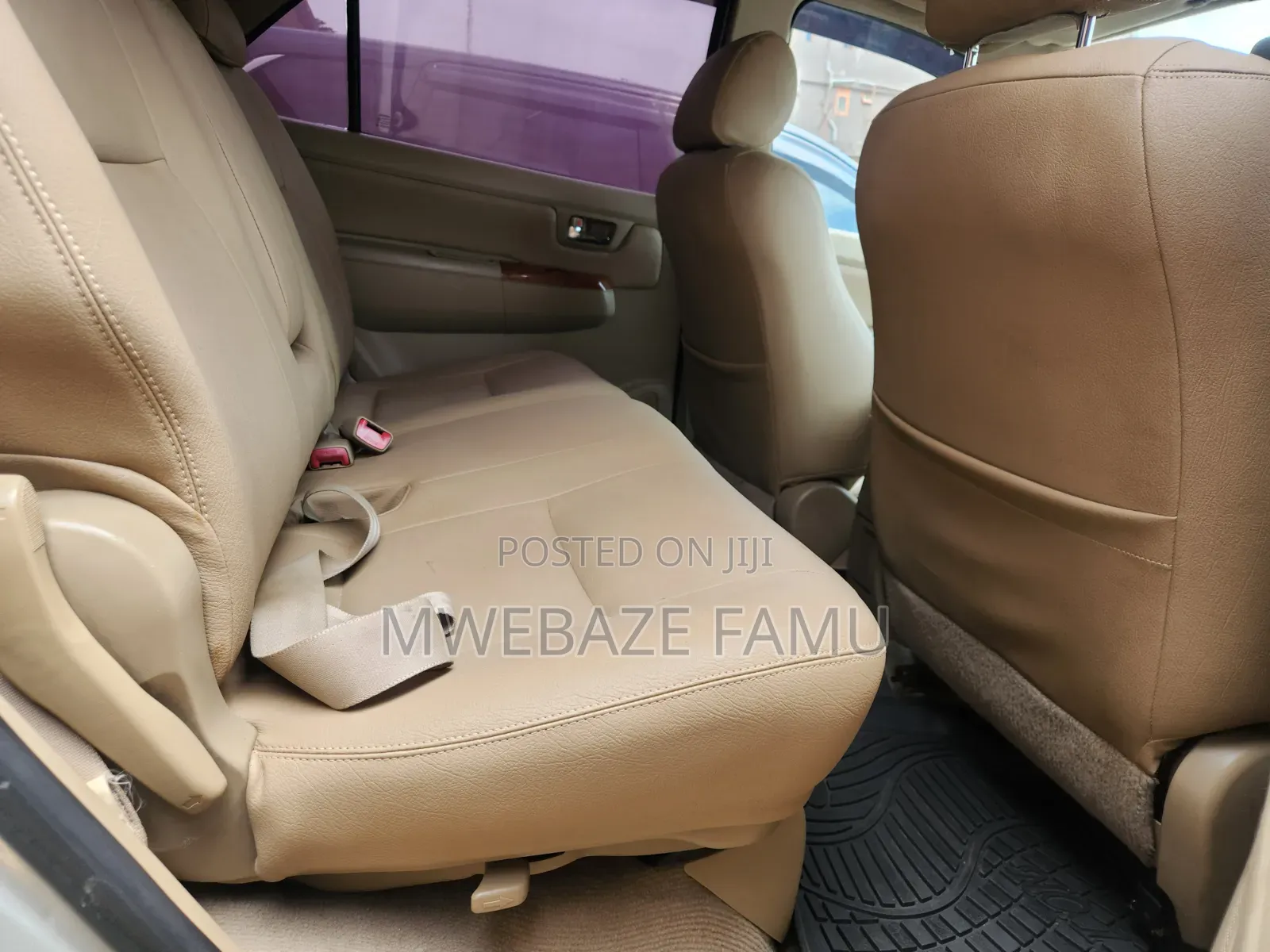 Toyota Fortuner 2010 Gold