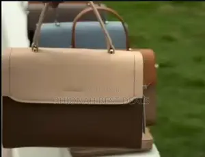 Chris Bella With a Small Purse