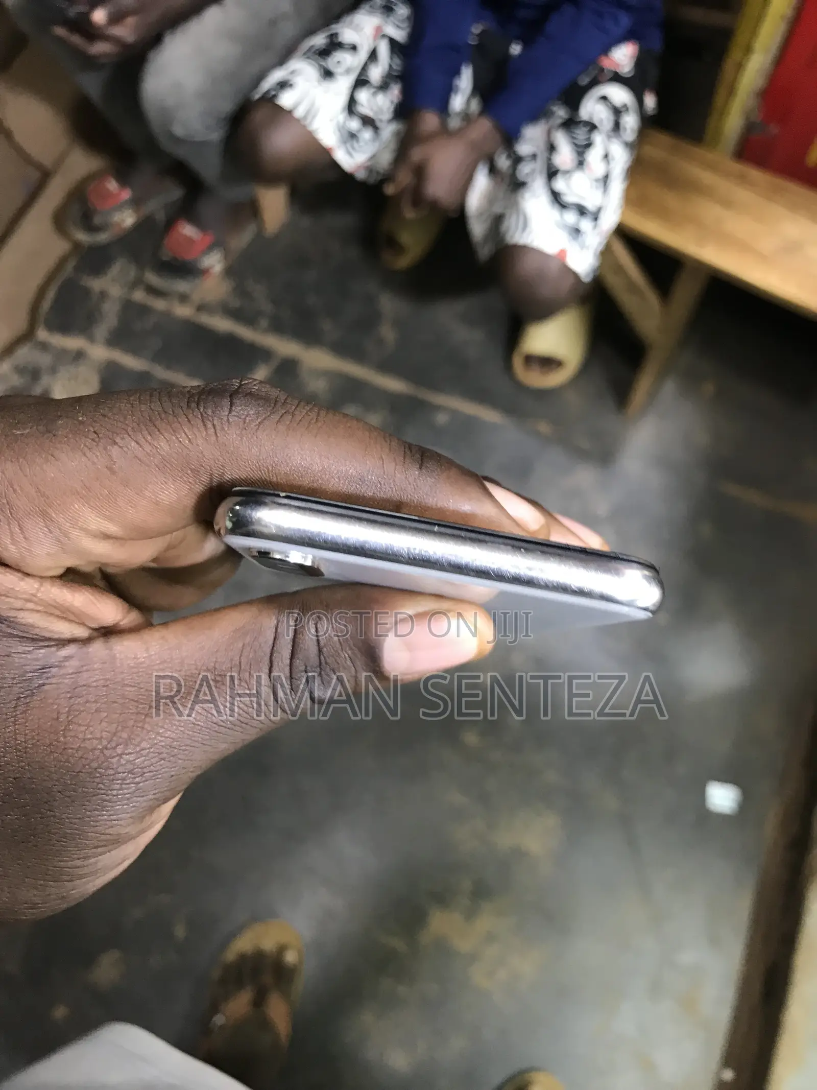 Apple iPhone X 64 GB White