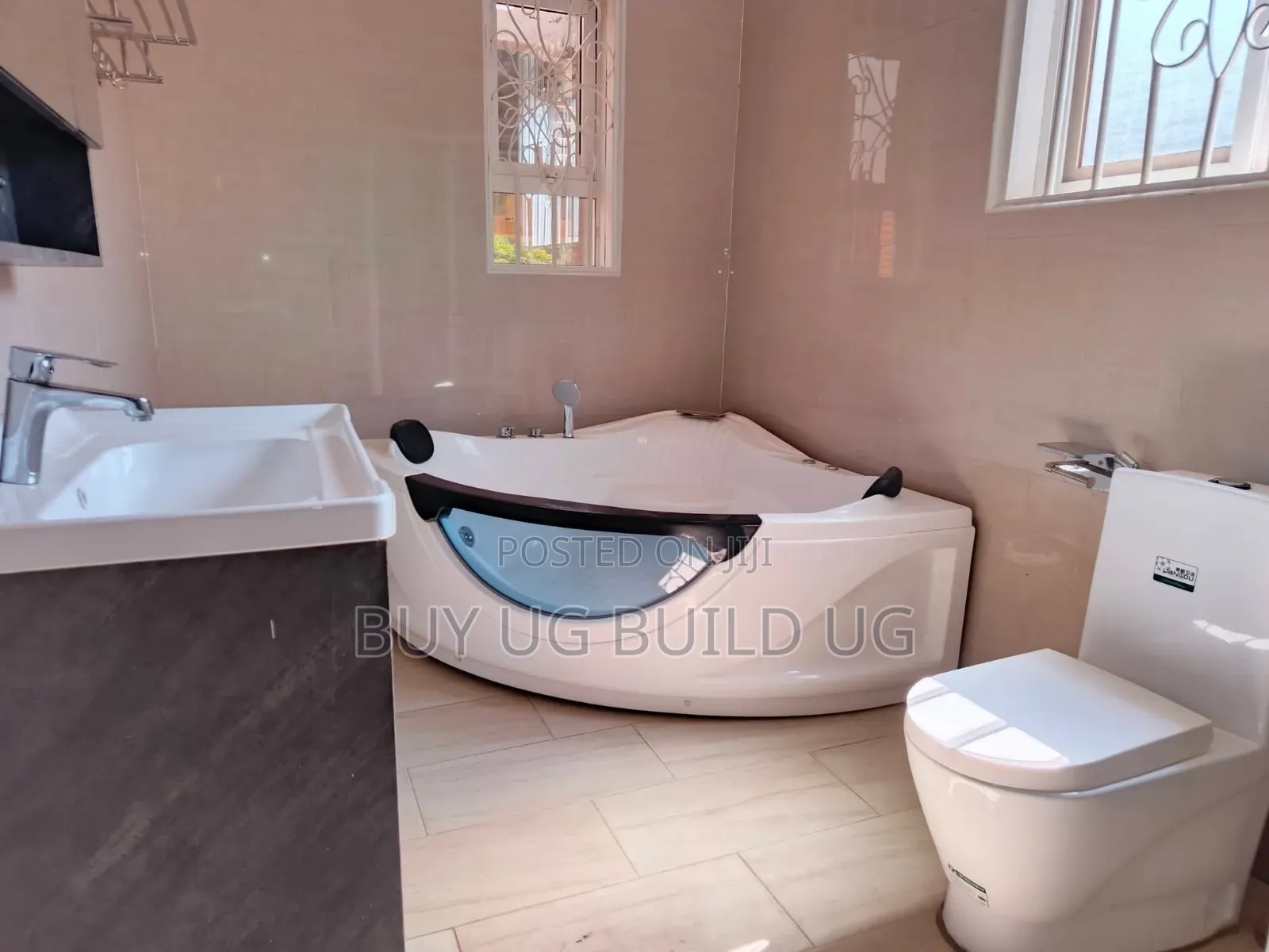 6bdrm Maisonette in Kira-Town, Central Division for rent