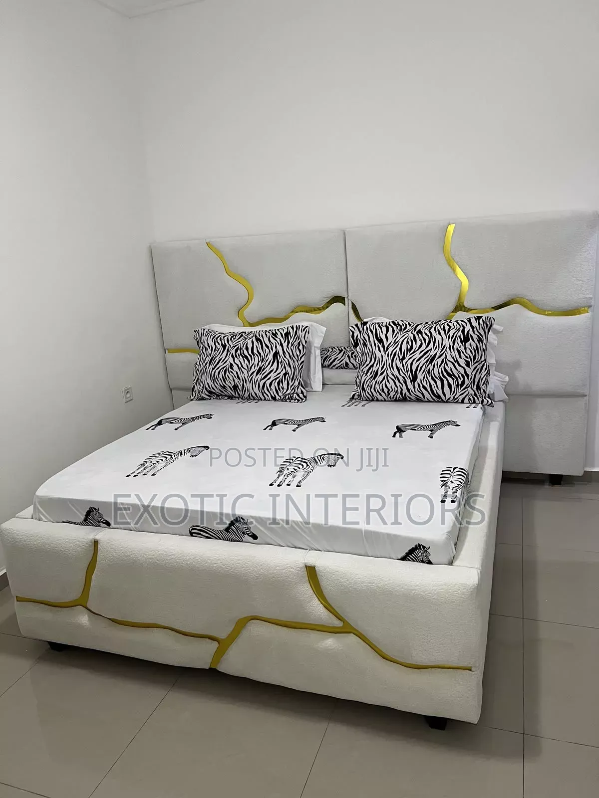 Bed of 5x6feet With Side Drawers Call